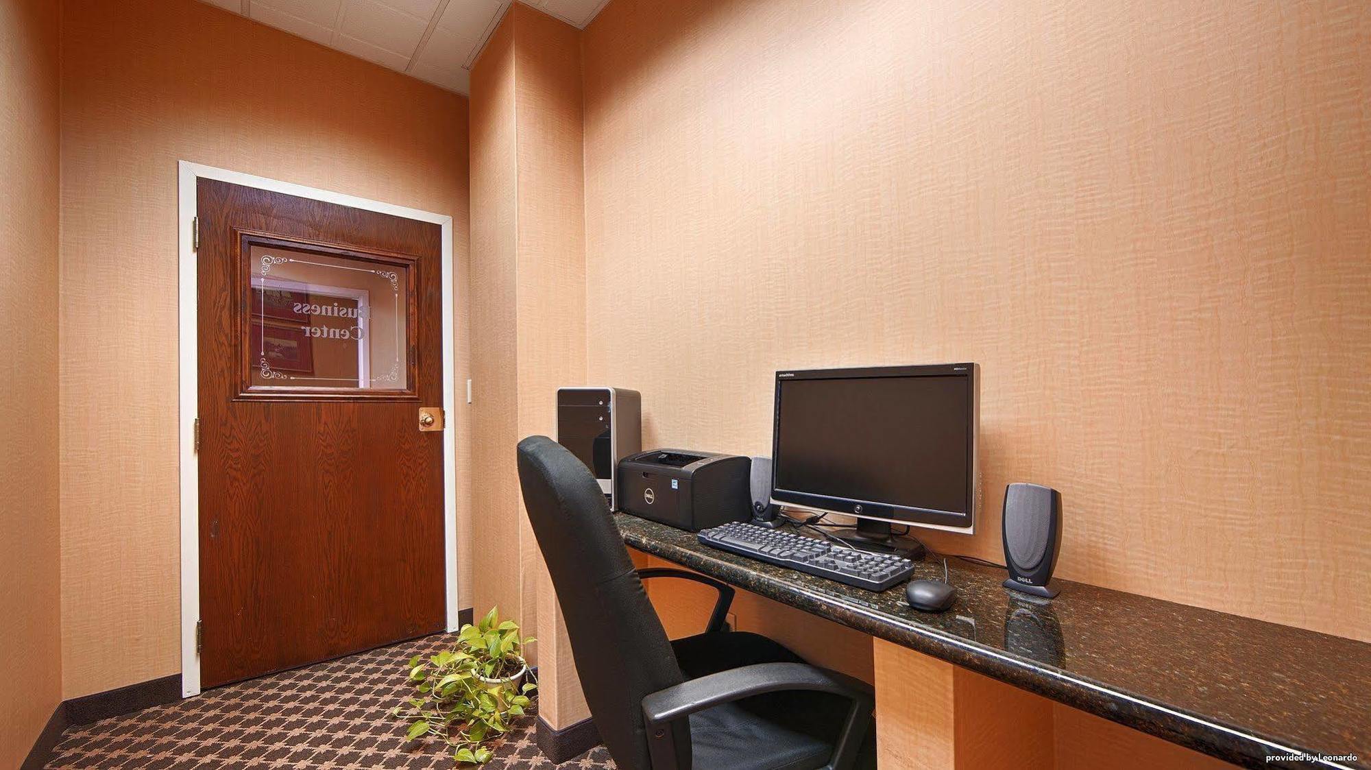 Best Western University Inn Итака Экстерьер фото